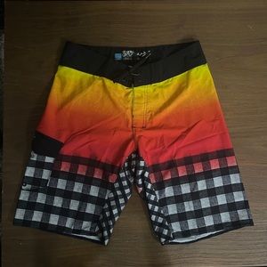 BILLABONG PX3 platinum board shorts Size: 32
